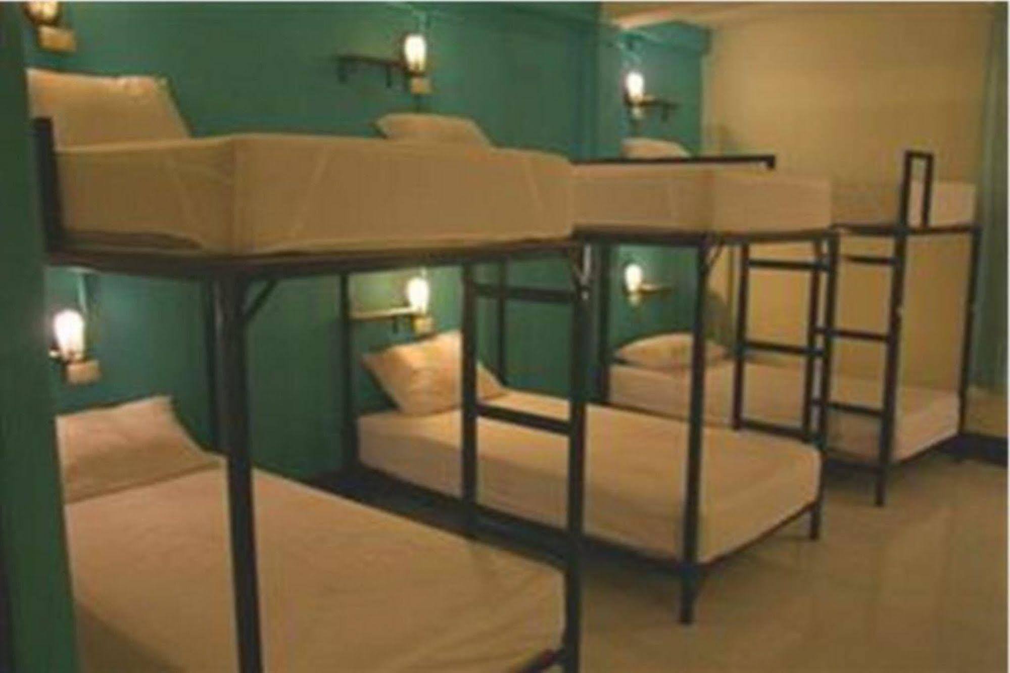 Patong Backpacker Hostel Buitenkant foto