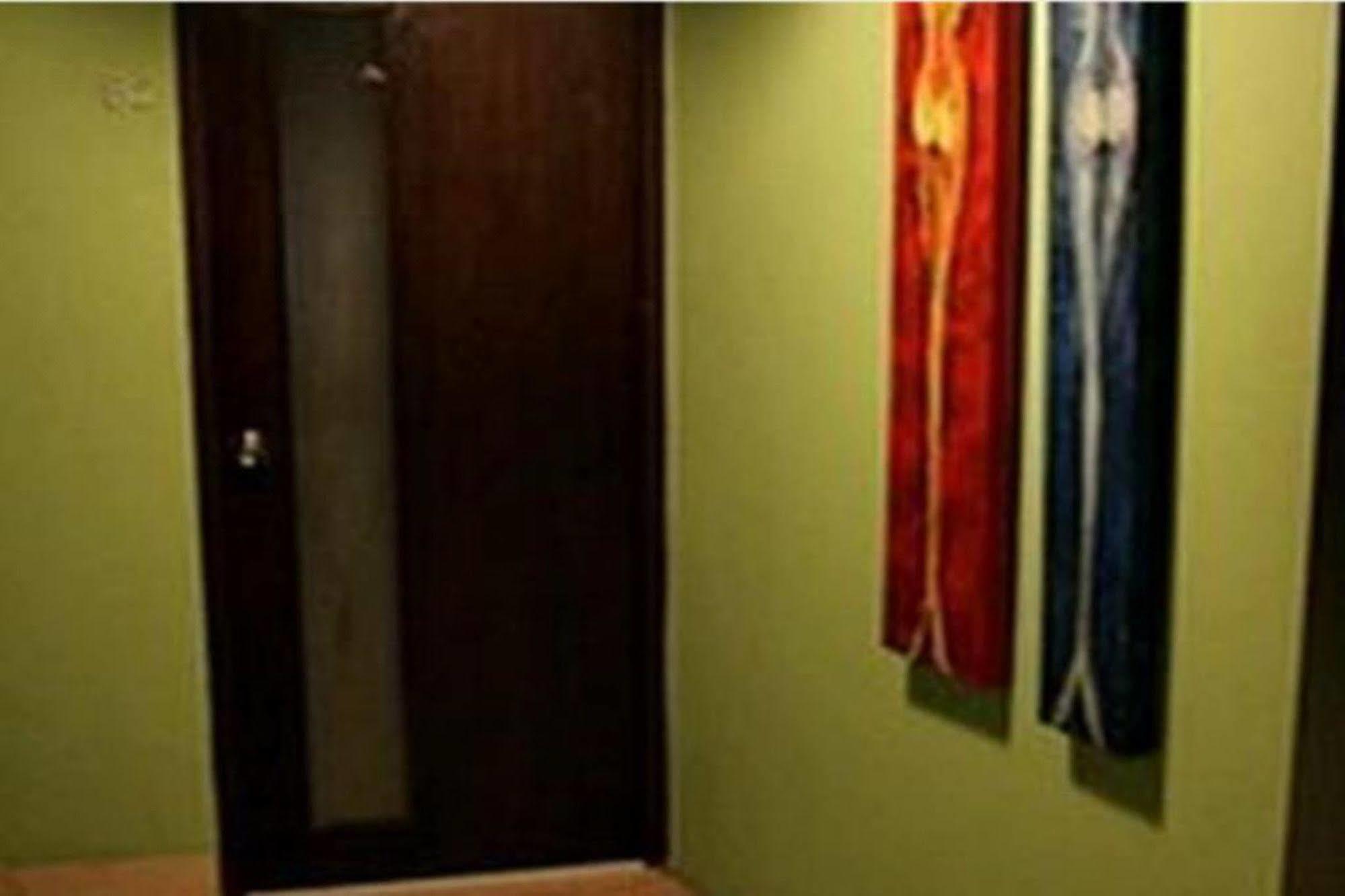 Patong Backpacker Hostel Buitenkant foto